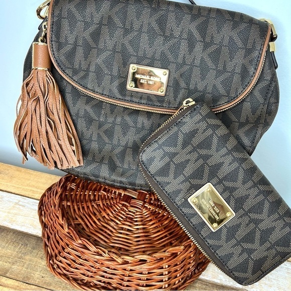 Michael Kors Brown Jet Medium Convertible Shoulder Bag Tassel Matching Wallet - Picture 16 of 16